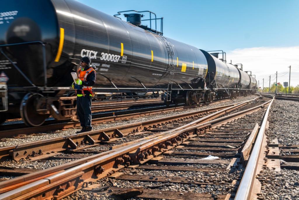Tank cars ship fertilizer products. | L